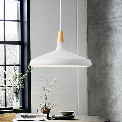 Suspension French Macaron Conique - Lampe en Aluminium et Bois au Design Moderne et Ludique