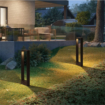 Lampe de Jardin TerraLuxe – Éclairage Moderne et Résistant pour Espaces Extérieurs