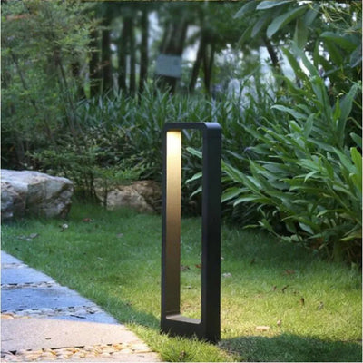 Lampe de Jardin TerraLuxe – Éclairage Moderne et Résistant pour Espaces Extérieurs