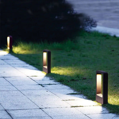 Lampe de Jardin TerraLuxe – Éclairage Moderne et Résistant pour Espaces Extérieurs