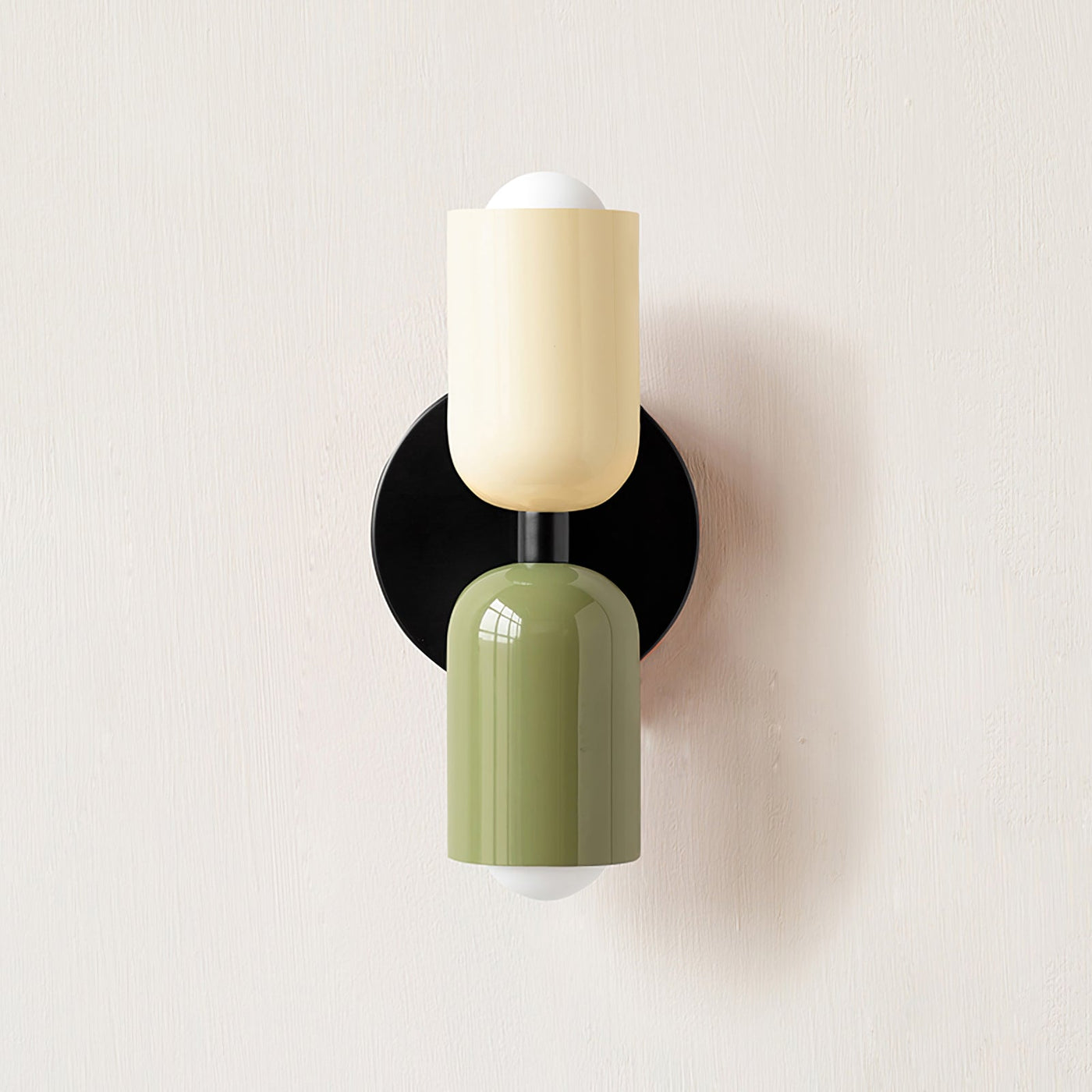 Éclairage mural moderne avec 2 ampoules – Design directionnel, disponible en plusieurs couleurs
