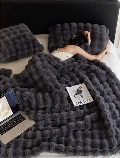 Plaid WarmWol – Couverture Ultra-Douce en Laine Polaire, Chaleur Exceptionnelle pour Toutes Saisons