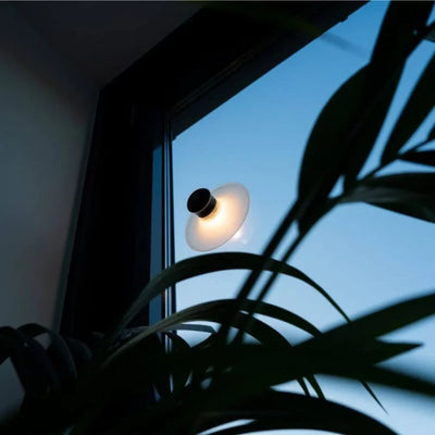 Lampe LED Rechargeable avec Ventouse – Éclairage Portable et Ajustable pour Intérieur et Extérieur