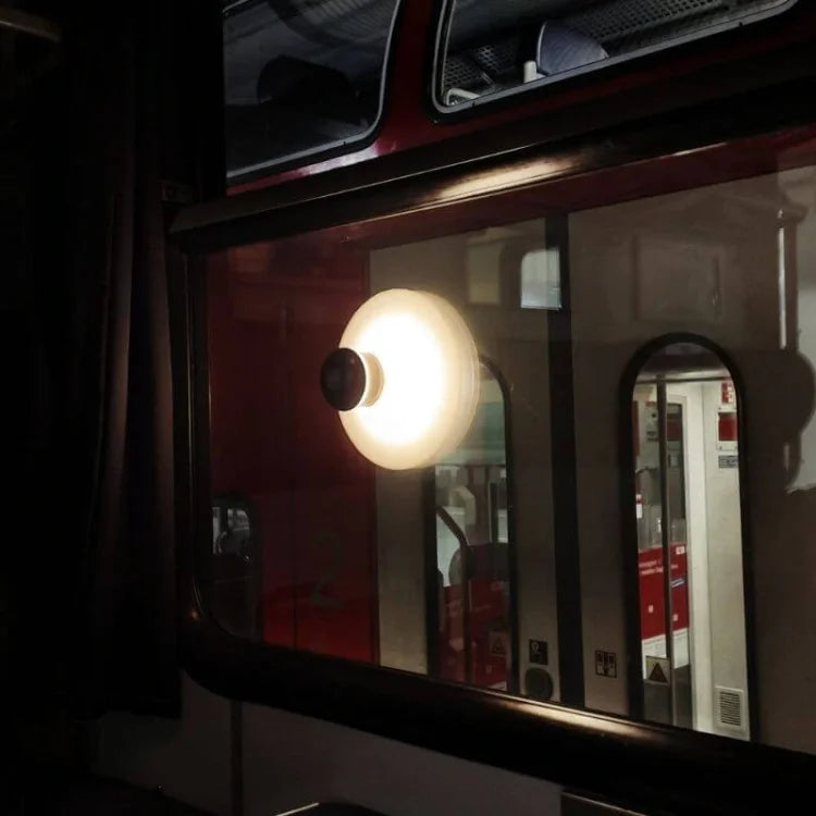 Lampe LED Rechargeable avec Ventouse – Éclairage Portable et Ajustable pour Intérieur et Extérieur