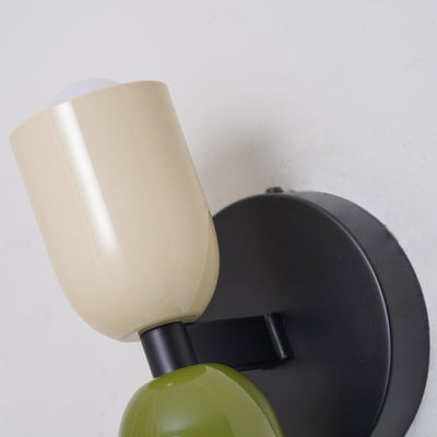 Éclairage mural moderne avec 2 ampoules – Design directionnel, disponible en plusieurs couleurs