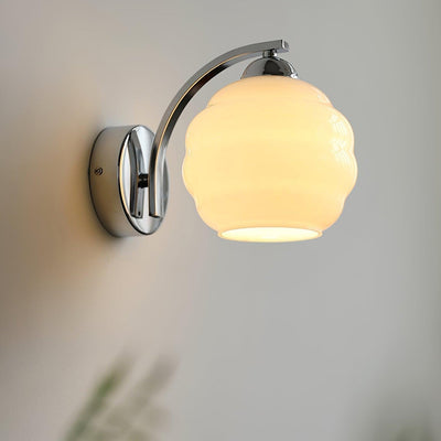 Lampe Murale Vintage Art Déco, Élégance Classique avec Abat-jour en Verre Blanc