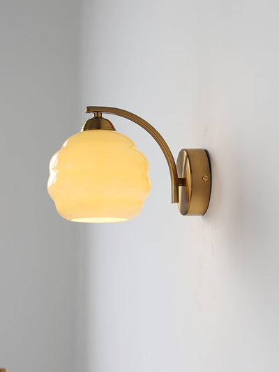 Lampe Murale Vintage Art Déco, Élégance Classique avec Abat-jour en Verre Blanc