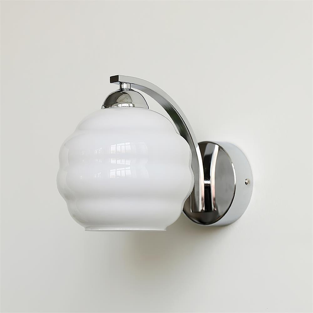 Lampe Murale Vintage Art Déco, Élégance Classique avec Abat-jour en Verre Blanc
