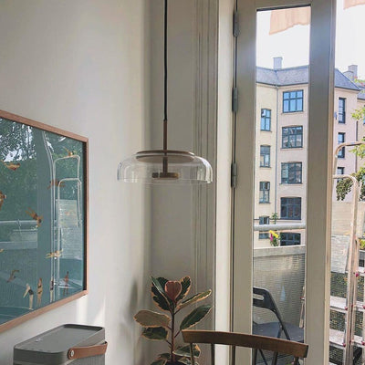 Suspension LED Solaire – Éclairage Moderne en Laiton et Verre pour Intérieur Élégant