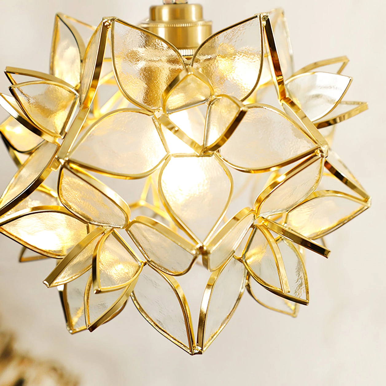 Suspension Capiz en Coquillage - Élégante Lampe en Métal et Verre pour Salon et Salle à Manger