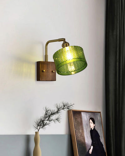 Applique Murale Camela – Éclairage Rustique avec Verre Artisanal et Base en Bois