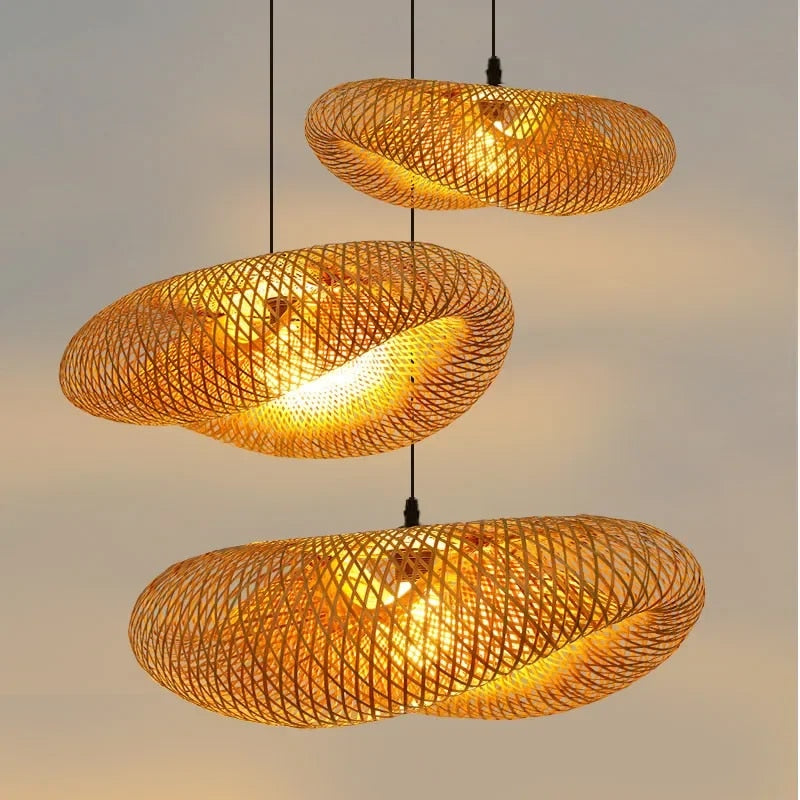 Lampe Pendante Artisanale en Bambou avec Abat-jour en Rotin – Éclairage Naturel et Élégant