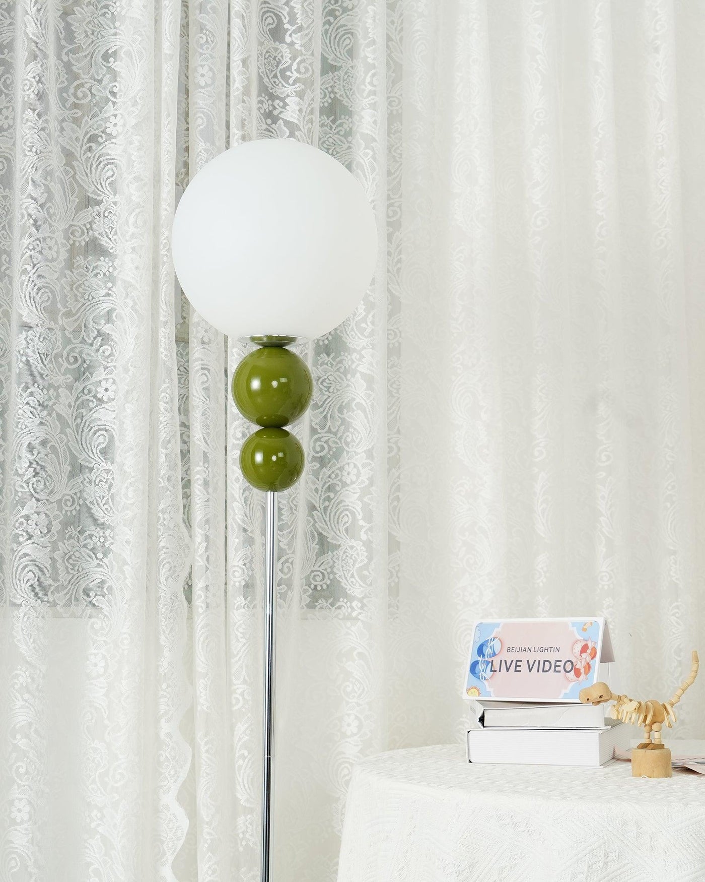 Lampe sur Pied Design Moderne en Métal et Verre - Éclairage Élégant pour Votre Intérieur