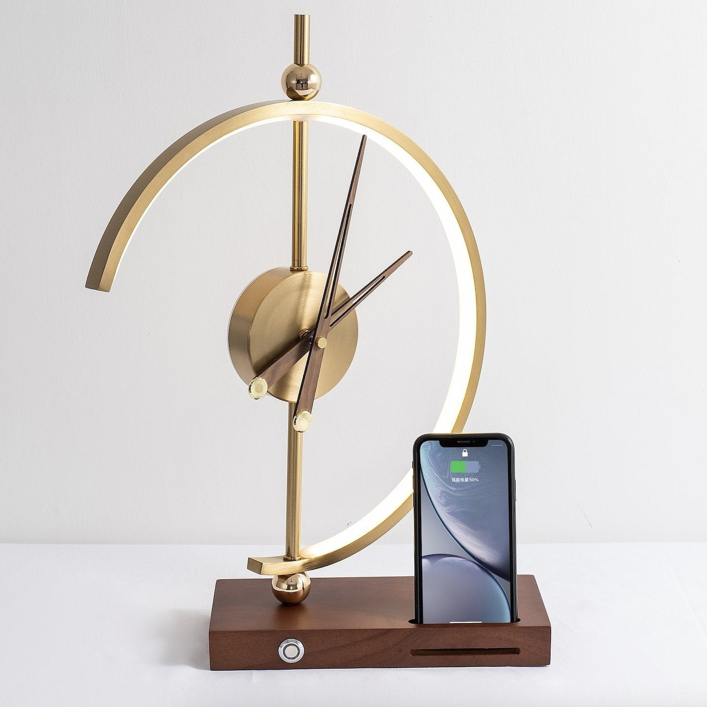 Lampe Horloge Moderne avec Chargeur Sans Fil - Design Élégant en Bois et Métal