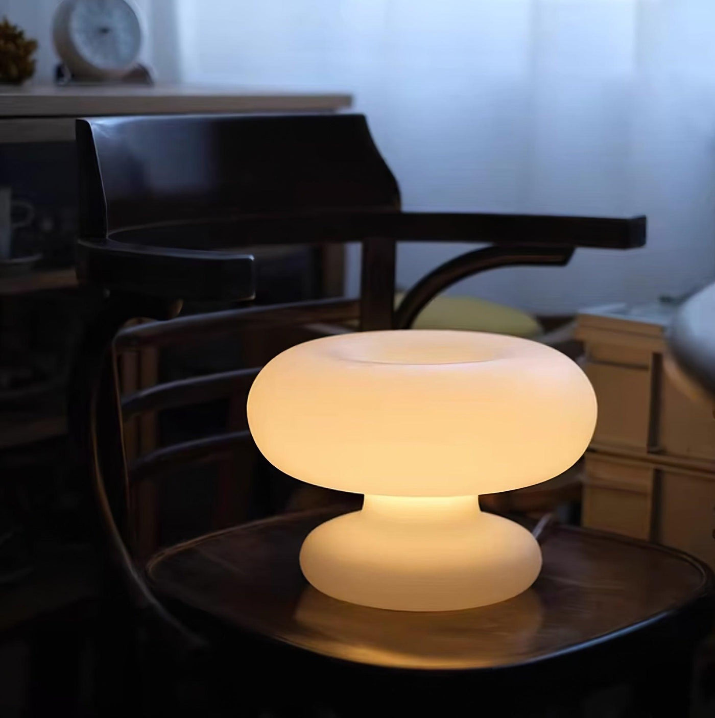 Lampe de Table Donut – Design Unique et Éclairage Doux pour une Ambiance Accueillante