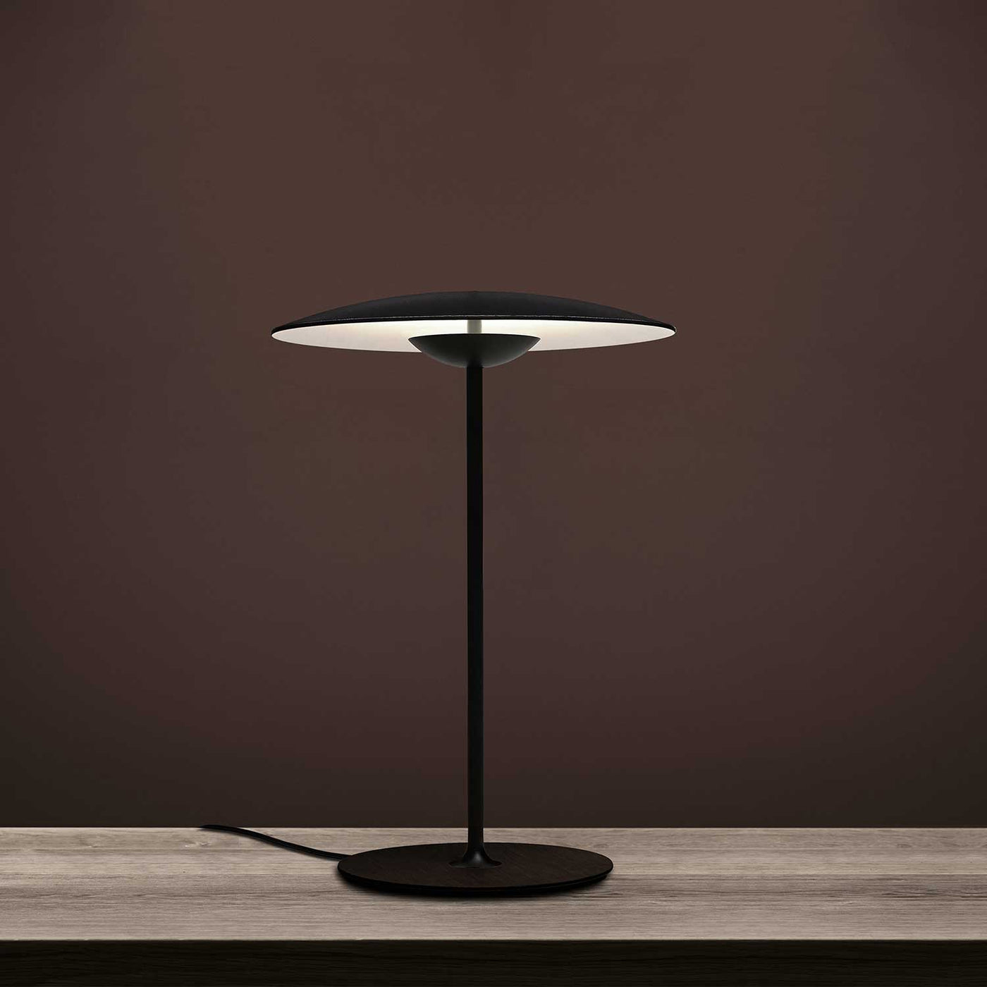 Lampe de Table Marset Ginger - Design Élégant en Métal avec LED Intégrée