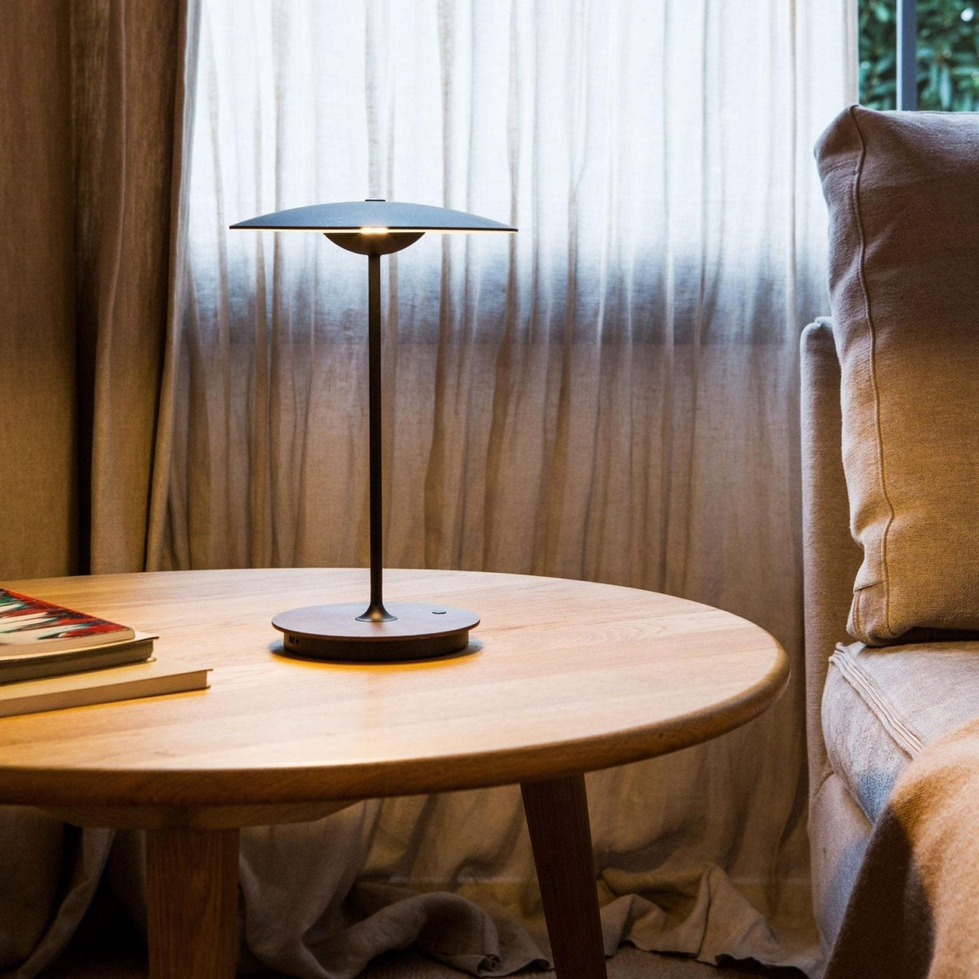 Lampe de Table Marset Ginger - Design Élégant en Métal avec LED Intégrée