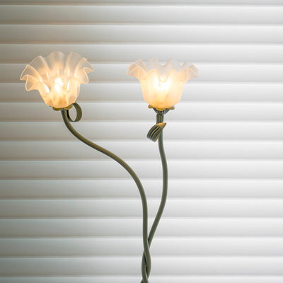 Lampadaire Calla Flowers – Éclairage Élégant avec Fleurs Blanches et Design Raffiné