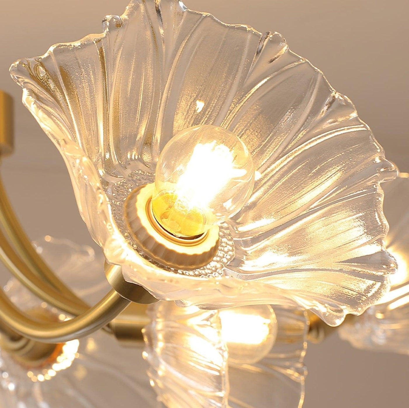 Lustre Kalin en Verre et Laiton - Design Élégant de Fleurs pour Salon et Salle à Manger