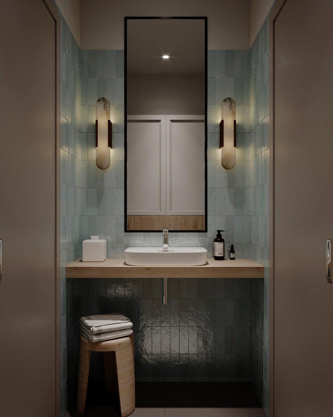 Applique Murale Melange Elongée en Albâtre - Design Élégant avec Détails en Laiton