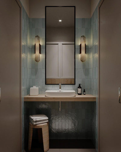Applique Murale Melange Elongée en Albâtre - Design Élégant avec Détails en Laiton