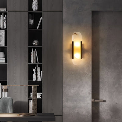 Applique Murale Melange Elongée en Albâtre - Design Élégant avec Détails en Laiton