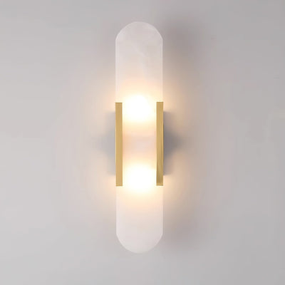 Applique Murale Melange Elongée en Albâtre - Design Élégant avec Détails en Laiton