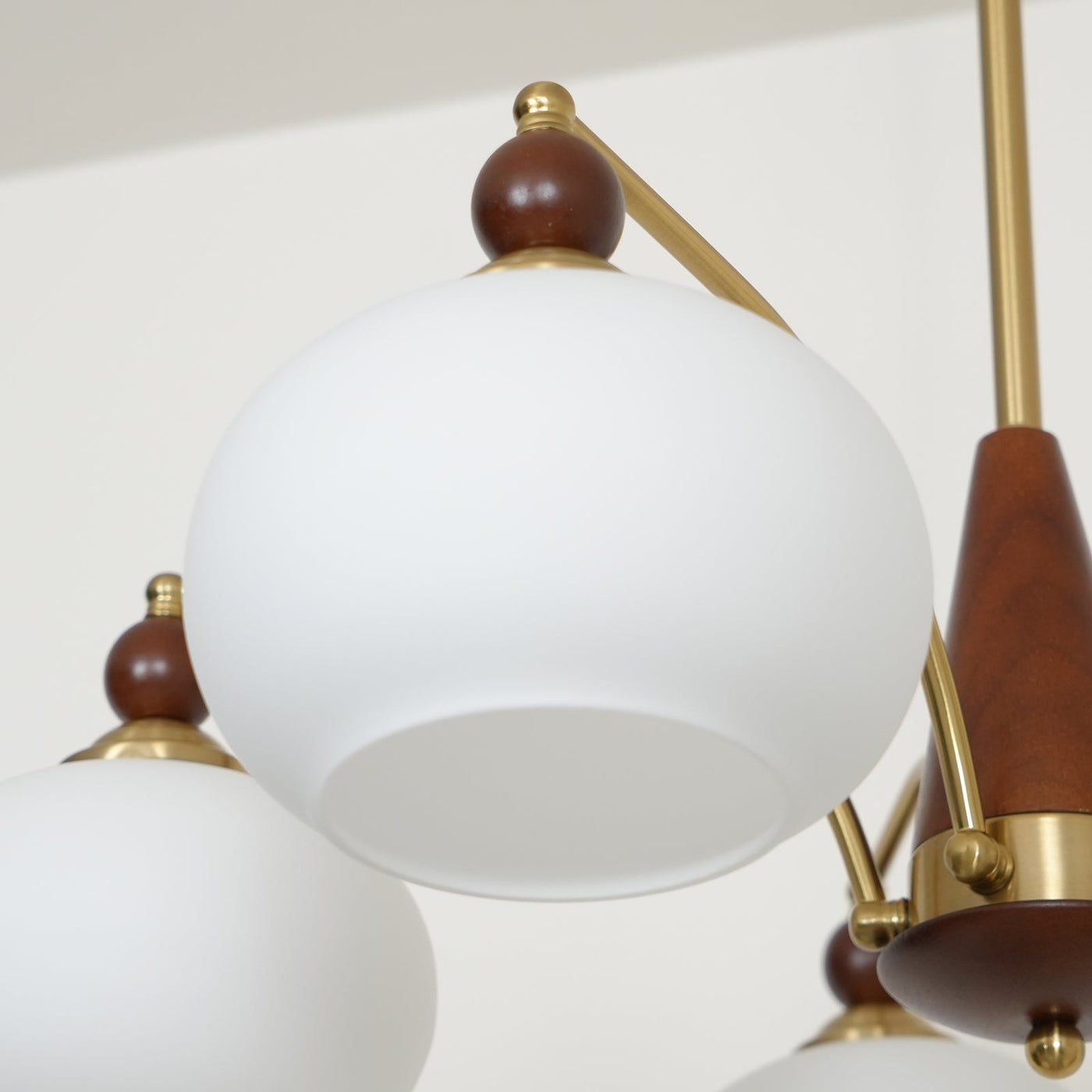 Chandelier Retro Melodica - Élégance Victoriienne et Artisanat Moderne