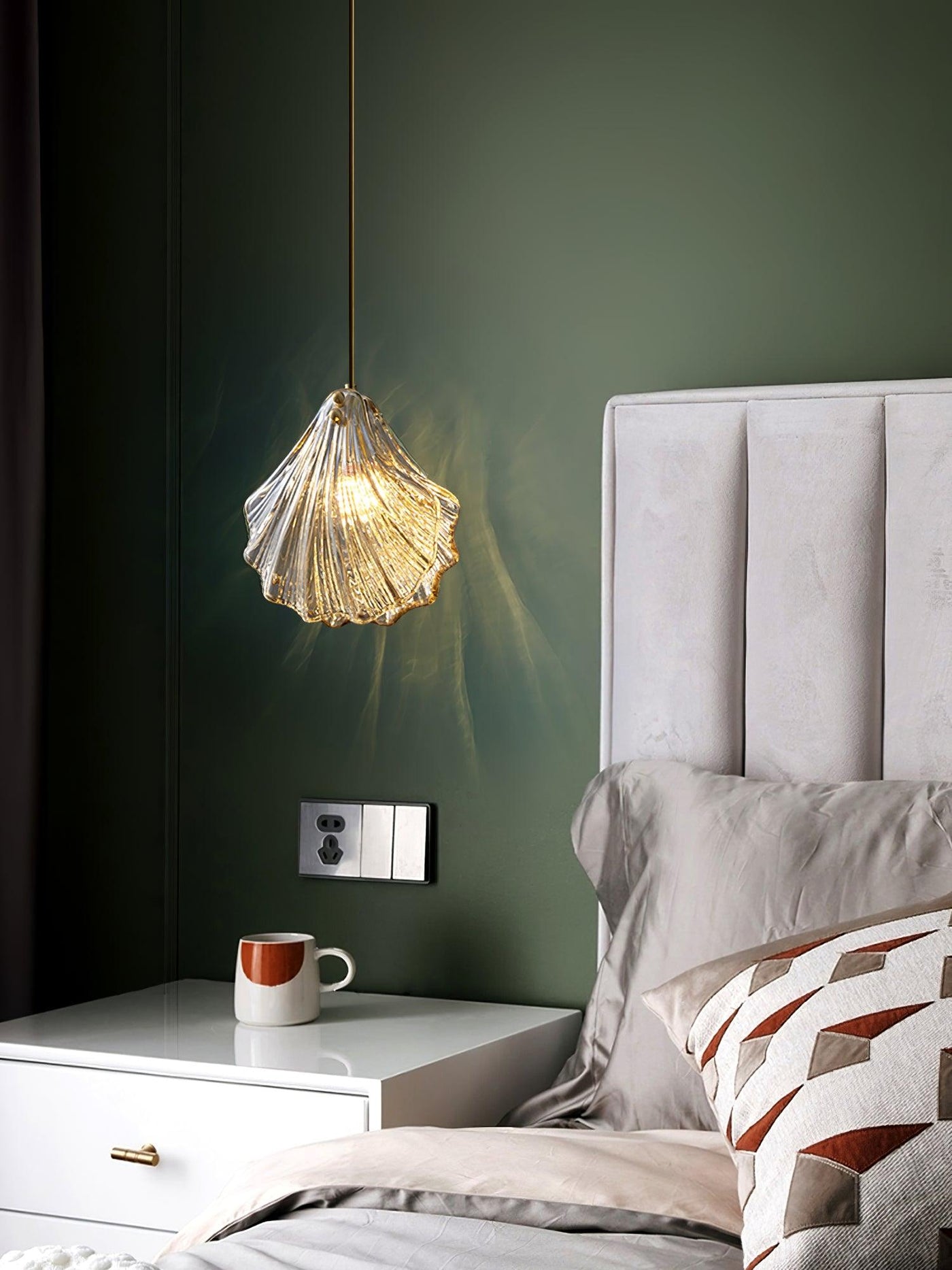 Suspension Mini Shell Design en Verre et Laiton – Lampe Moderne à Suspendre