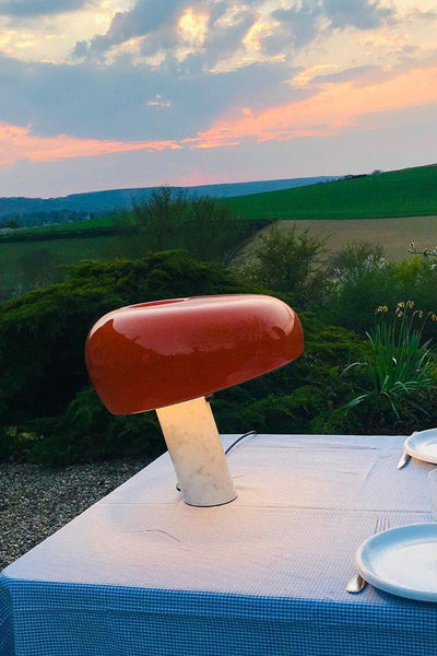 Lampe de Table Art Marble - Élégante en Marbre de Carrare et Métal avec LED