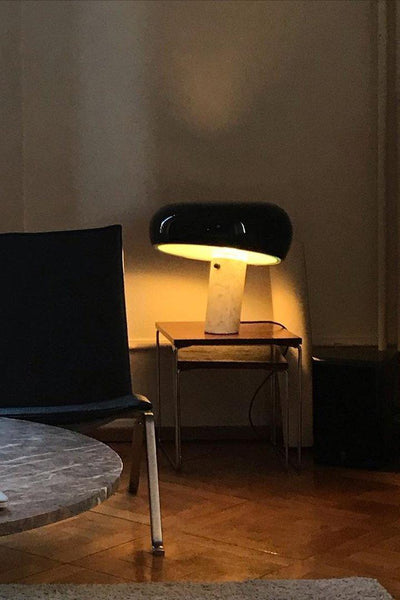 Lampe de Table Art Marble - Élégante en Marbre de Carrare et Métal avec LED