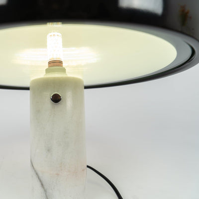Lampe de Table Art Marble - Élégante en Marbre de Carrare et Métal avec LED