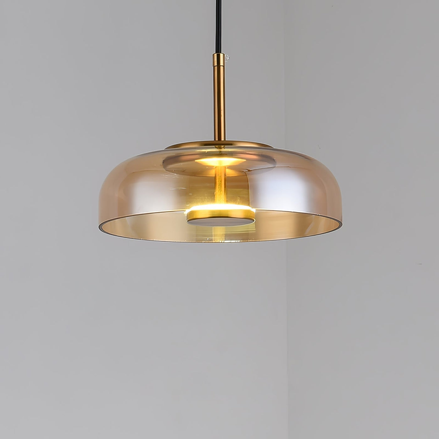 Suspension LED Solaire – Éclairage Moderne en Laiton et Verre pour Intérieur Élégant