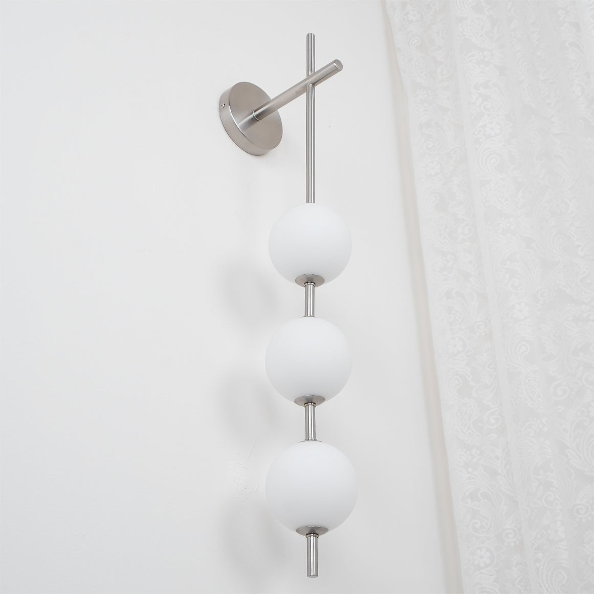 Applique Murale Verticale en Globe de Verre – Éclairage Élégant et Moderne