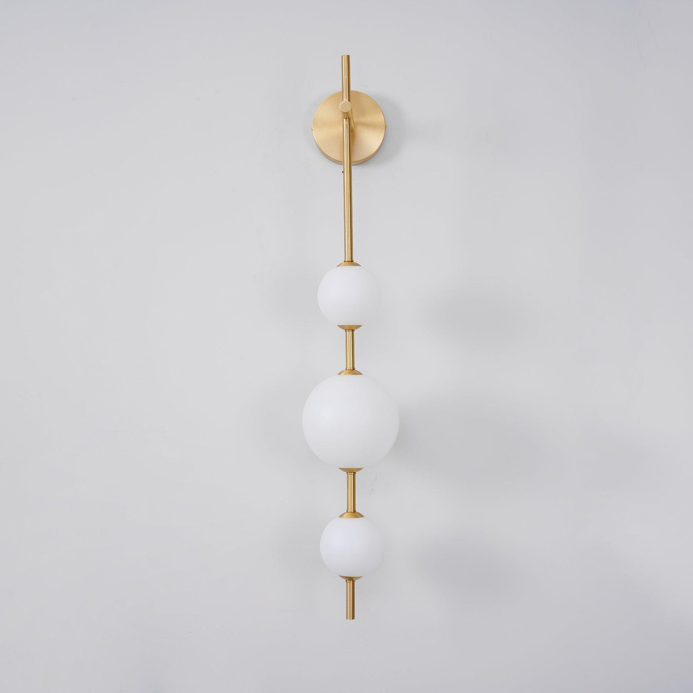 Applique Murale Verticale en Globe de Verre – Éclairage Élégant et Moderne