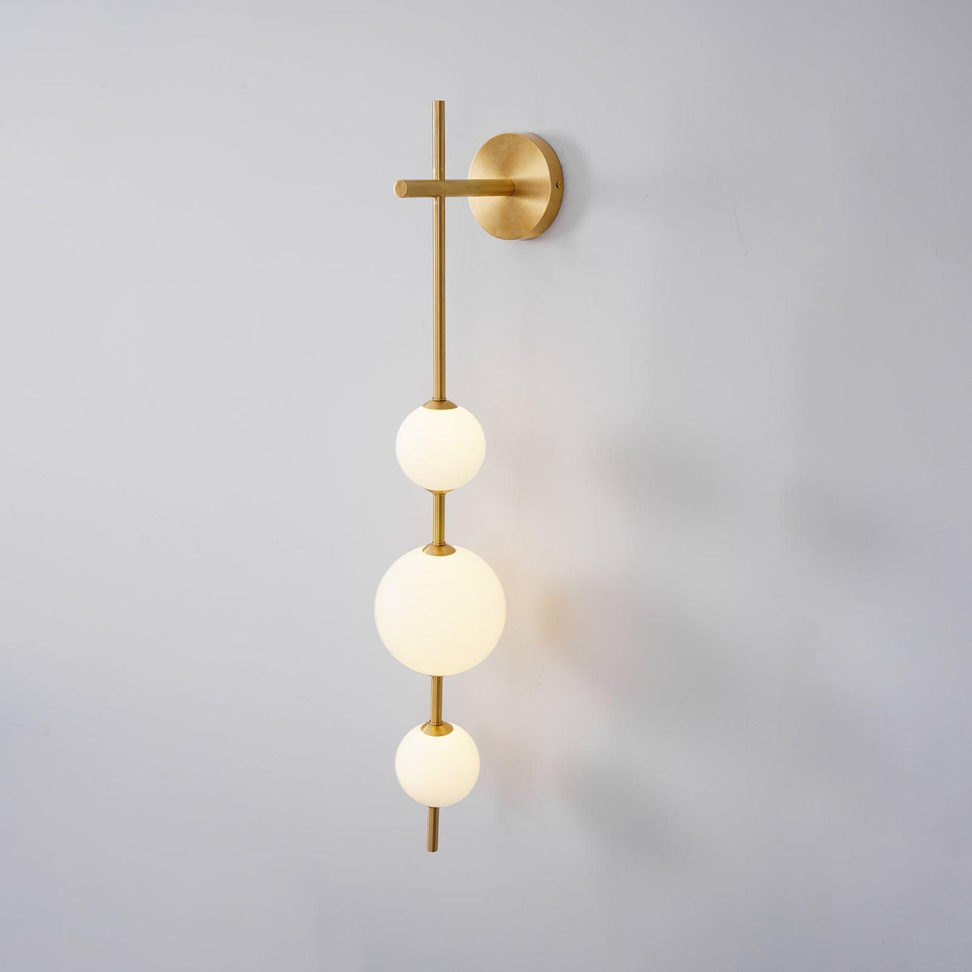 Applique Murale Verticale en Globe de Verre – Éclairage Élégant et Moderne