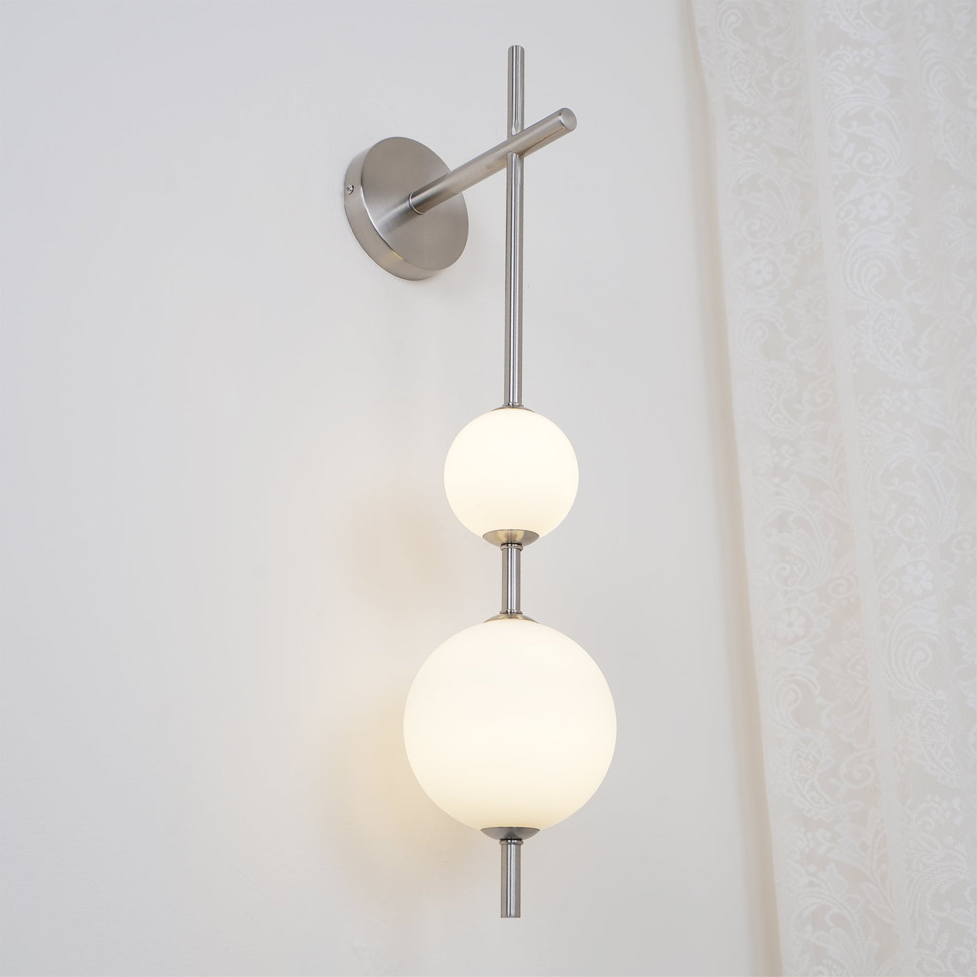 Applique Murale Verticale en Globe de Verre – Éclairage Élégant et Moderne
