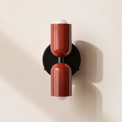Éclairage mural moderne avec 2 ampoules – Design directionnel, disponible en plusieurs couleurs