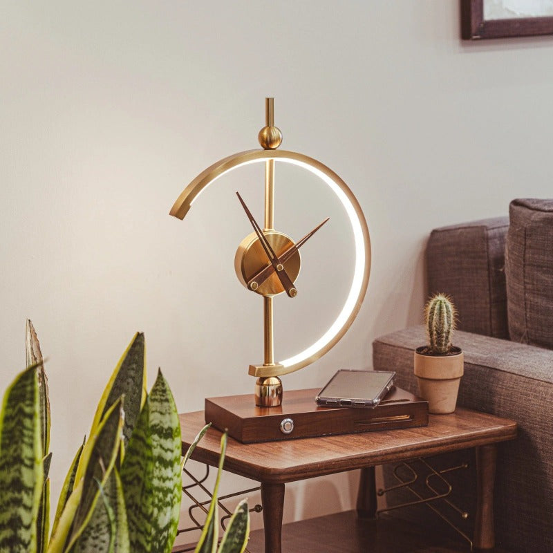 Lampe Horloge Moderne avec Chargeur Sans Fil - Design Élégant en Bois et Métal