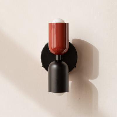 Éclairage mural moderne avec 2 ampoules – Design directionnel, disponible en plusieurs couleurs
