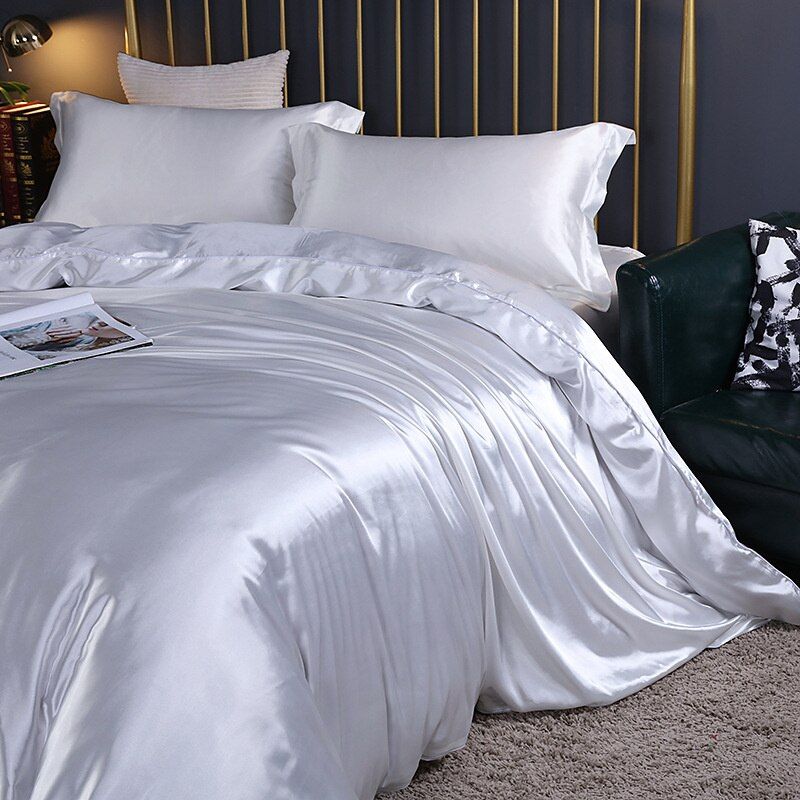 LuxeSoft - Set de Lit en Satin et Soie (4 Pièces)