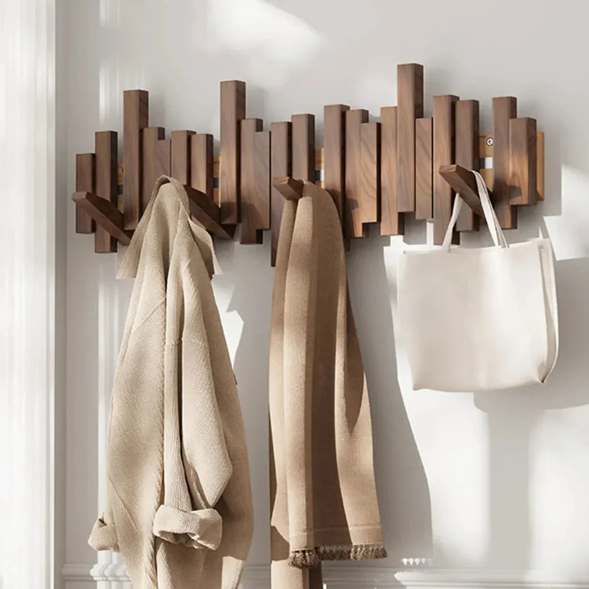 Porte-Manteau Murale en Bois Piano – Pratique et Élégant pour Organiser Votre Entrée