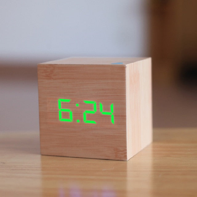 Horloge Numérique LED CubeTime Mini – Affichage de l’Heure, Date et Température, Compacte et Polyvalente
