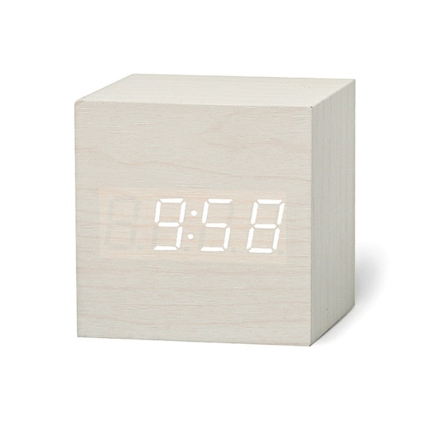 Horloge Numérique LED CubeTime Mini – Affichage de l’Heure, Date et Température, Compacte et Polyvalente