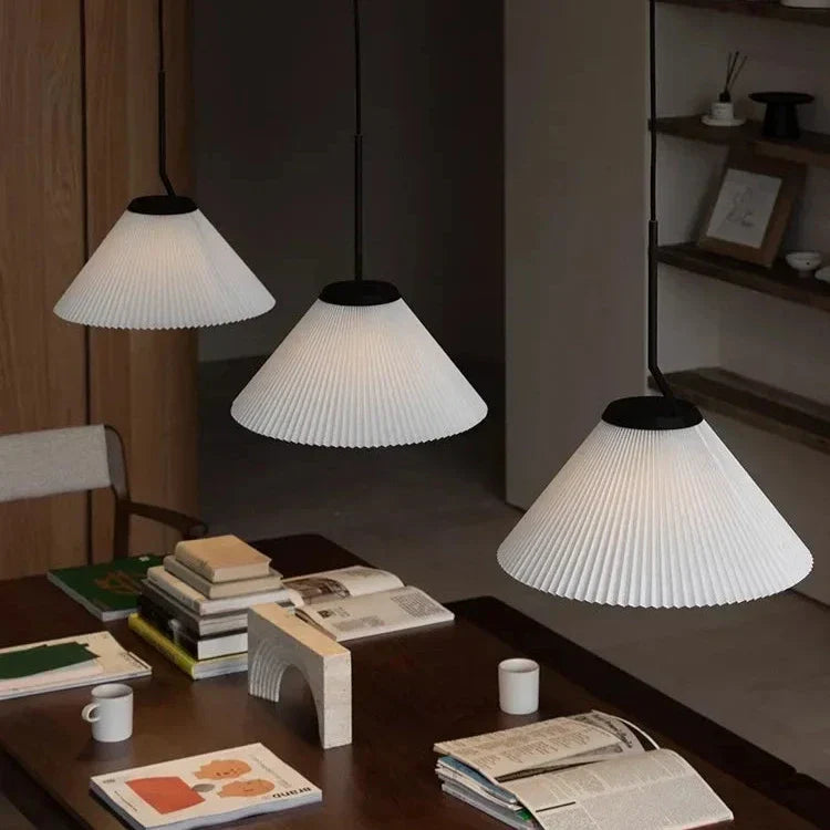 Suspension Nordic Plissée Crème – Design Scandinave Élégant en Tissu LED